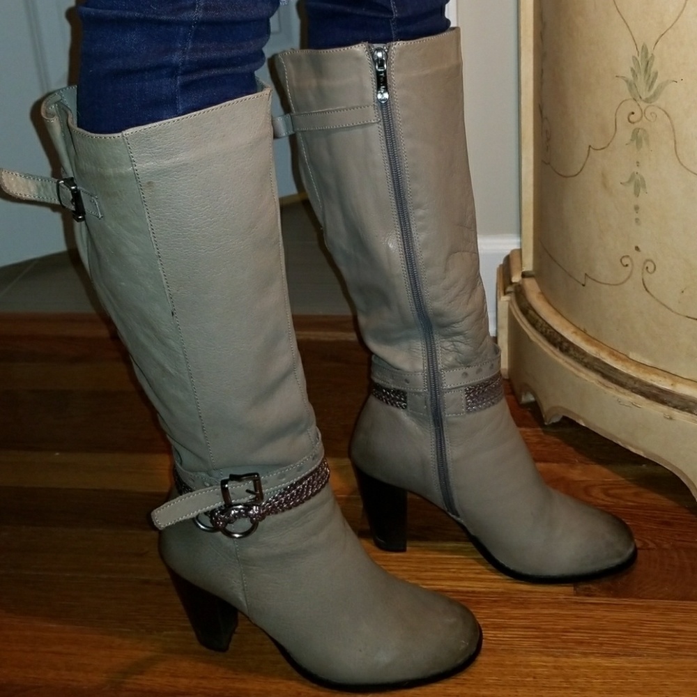 Two Lips Grey Leather Boots - Picture 4 of 8